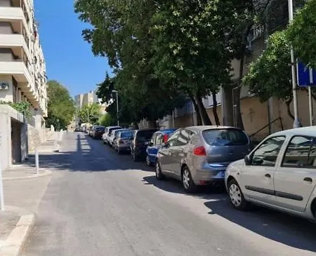Appartamento Dvosobni U Blizini Centra Grada
